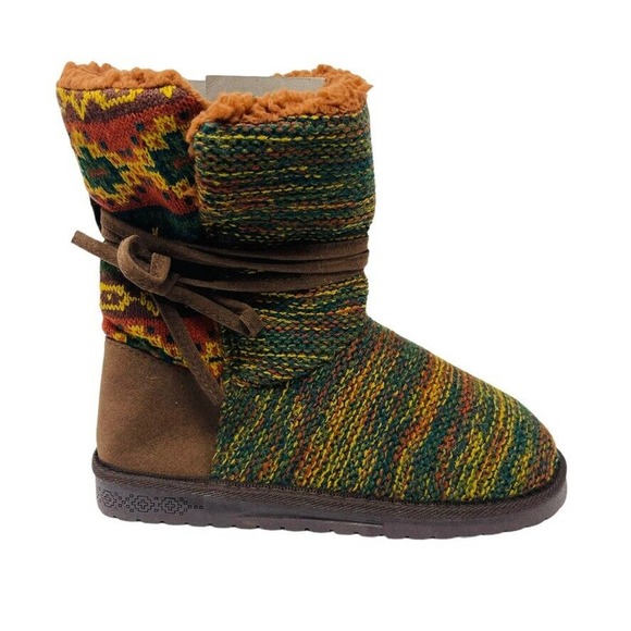 Essentials by Muk Luks Womens Boots Sz 9M Brown Knit Water Resistant Boos New - Picture 1 of 7